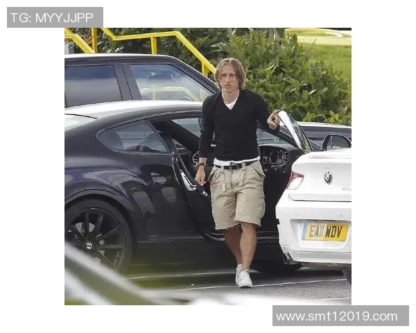 克罗斯的足球之路：从天才少年到世界级中场的成长历程与成就分析